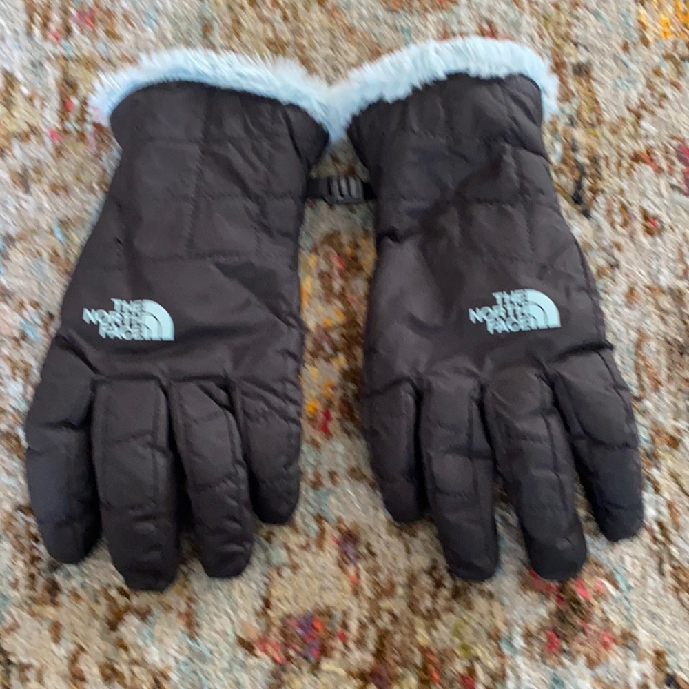North face gloves